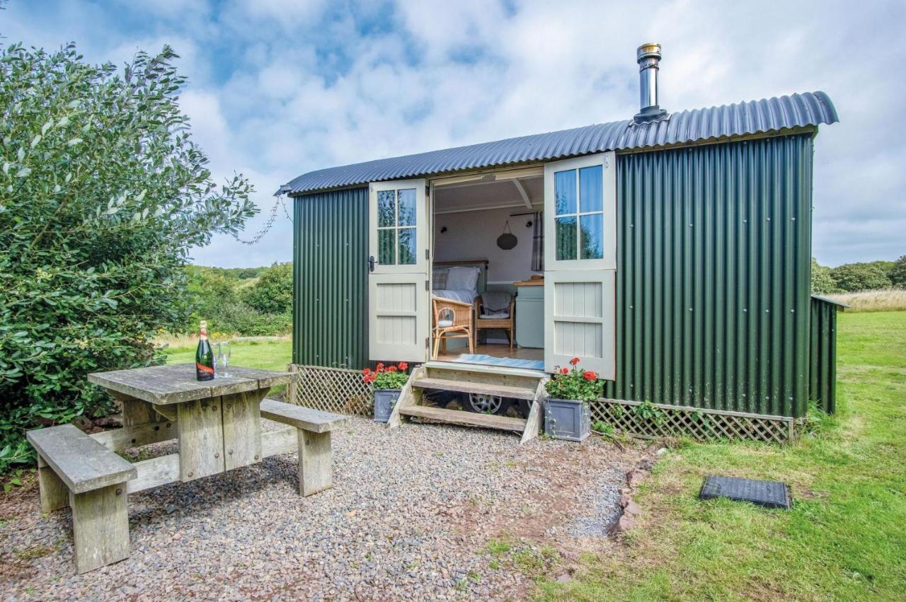 Haven View - 1 Bedroom Shepherds Hut - St Ishmaels Saint Ishmaels  Exterior photo