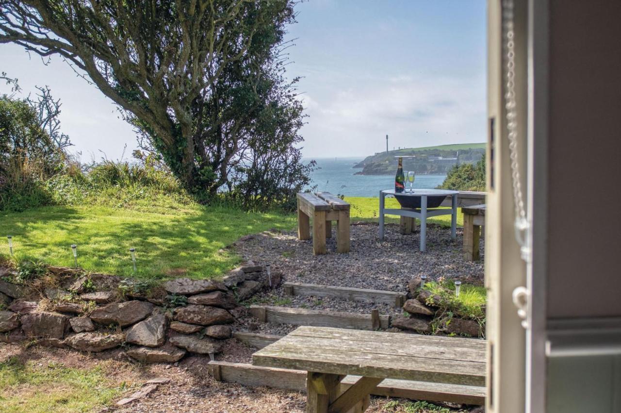 Haven View - 1 Bedroom Shepherds Hut - St Ishmaels Saint Ishmaels  Exterior photo
